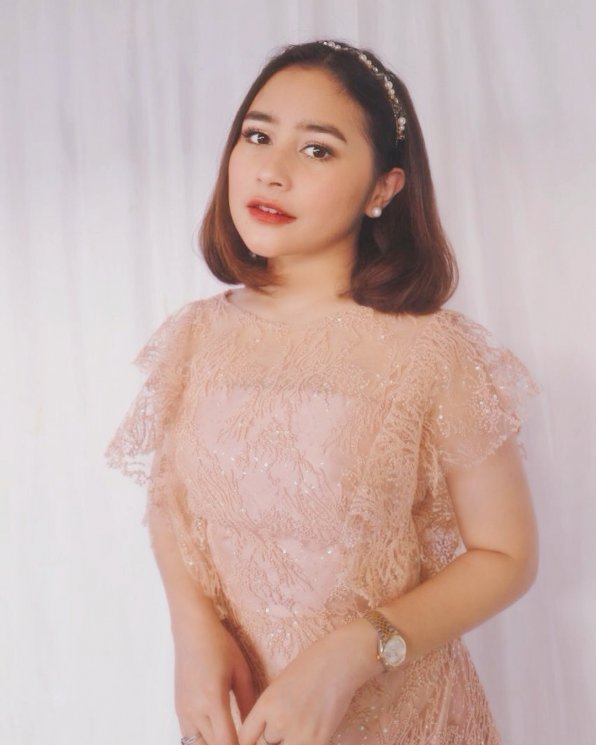 Prilly Latuconsina (Instagram/@teukuwisnu)