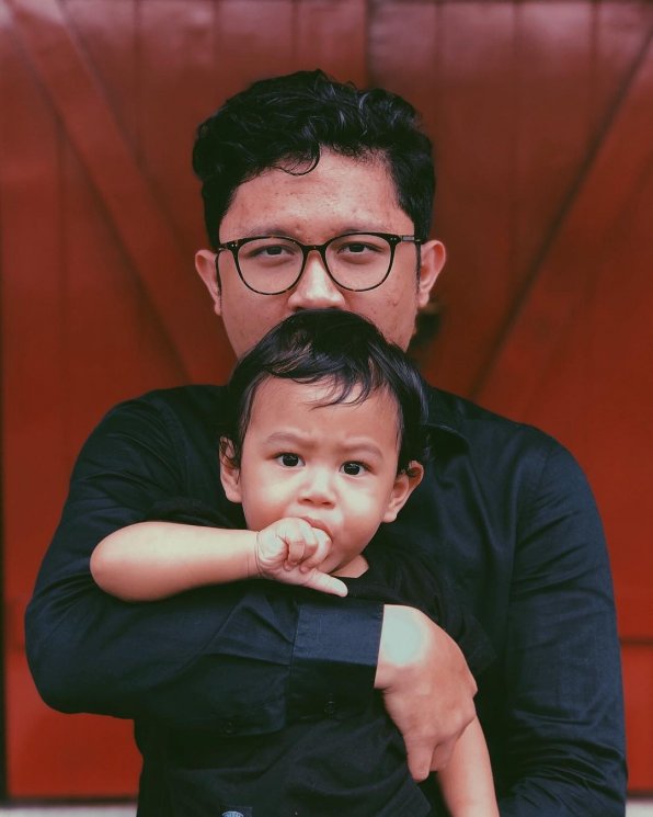 Kuntoaji dan anaknya. (Instagram/@kuntoajiw)