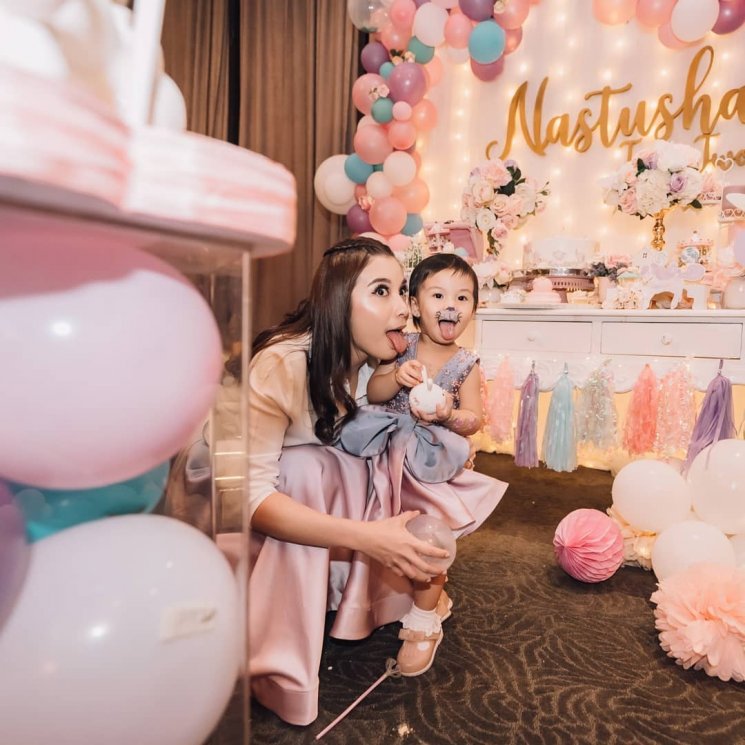 Perayaan ulang tahun Nastusha Olivia Alinskie. (Instagram/@glennalinskie)