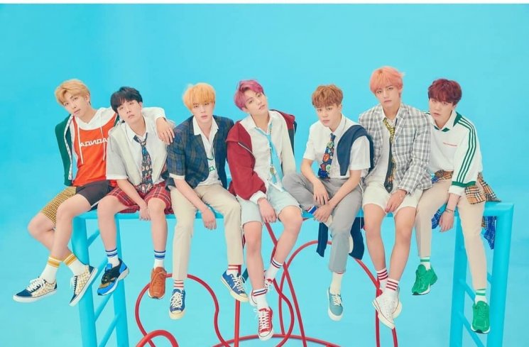 BTS (Instagram/@bts.bighitofficial)