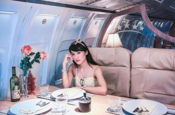 Perut Istri Raditya Dika Bikin Gagal Fokus, Hamil?