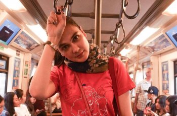 Baru Aja Jomblo, Luna Maya Jadi Obat Nyamuk Ayu Dewi dan Suami