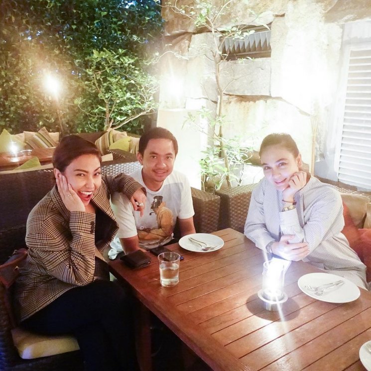 Ayu Dewi, Regi Datau dan Luna Maya. (Instagram/@mrsayudewi)