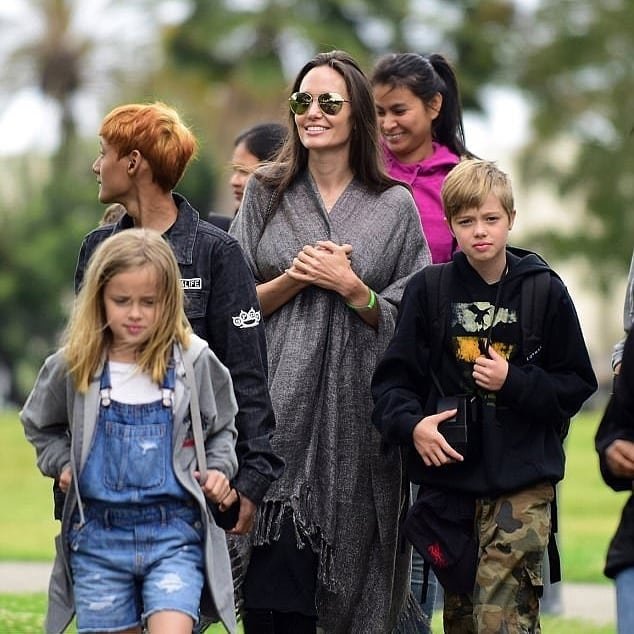 Angelina Jolie (Instagram/@vivienne.knox)