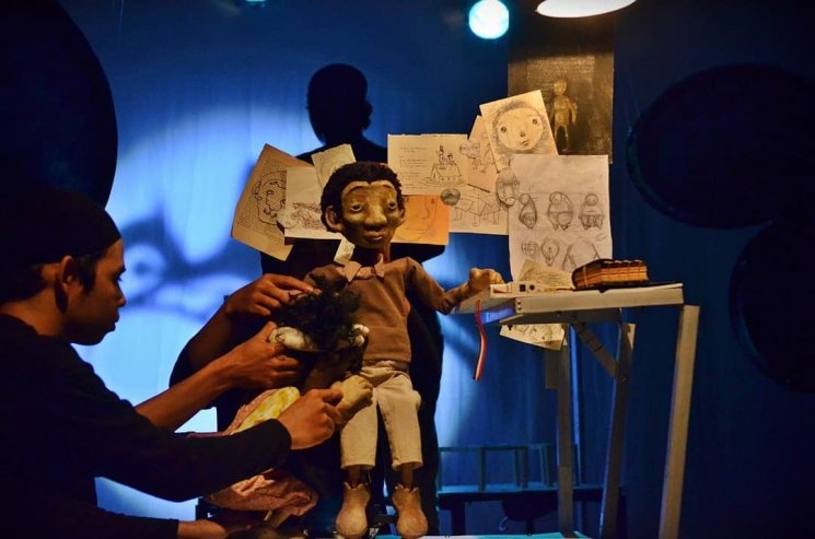 Papermoon Puppet (Instagram/@papermoonpuppet)