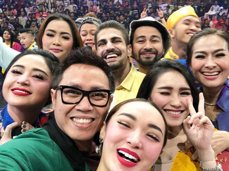 Pesbukers. (Instagram/@raffinagita1717)