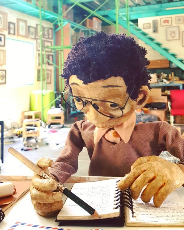 Papermoon Puppet (Instagram/@papermoonpuppet)
