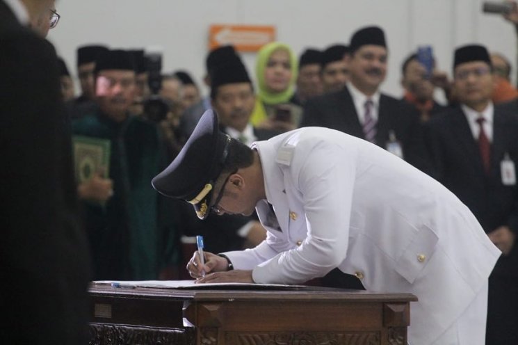 Hengky Kurniawan dilantik sebagai wakil bupati (Instagram/@hengkykurniawan)