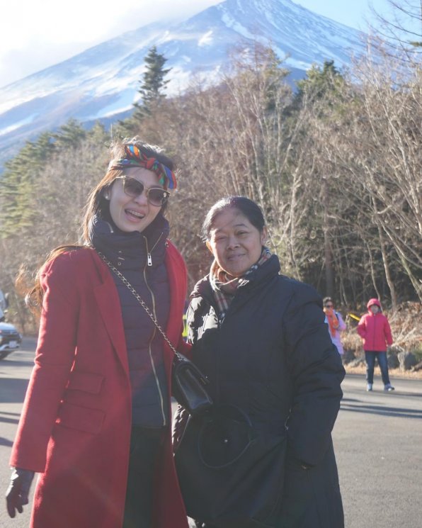 Gracia Indri dan ibunya. (Instagram/@graciaz14)