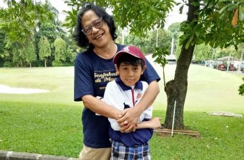 Ray Sahetapy, Sosok Kakek yang Dekat dengan Cucunya