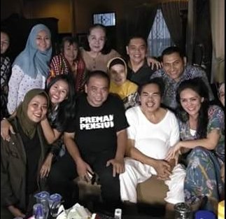 Pemain Bajaj Bajuri reuni. (Facebook/ Aris Nugraha)