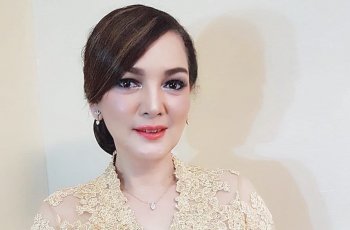 6 Potret Lawas Ida Iasha, Artis Populer Era 80-an yang Masih Memesona
