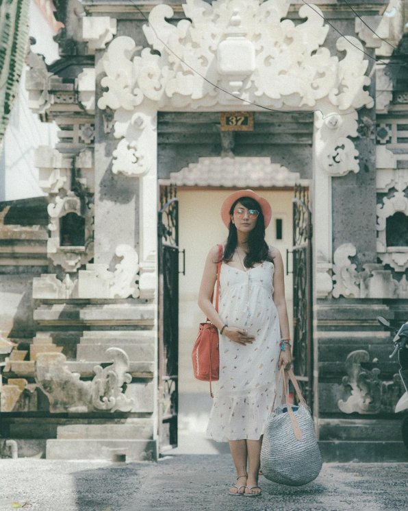 Potret kehamilan Sharena Delon. (Instagram/@mrssharena)