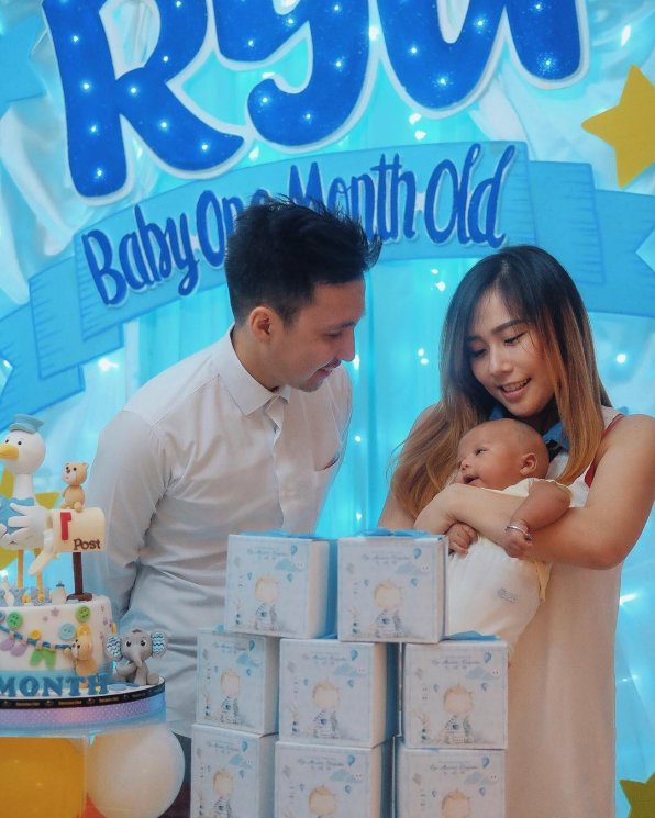 Cherly Juno, suami dan anak (Instagram/@cherly7uno)