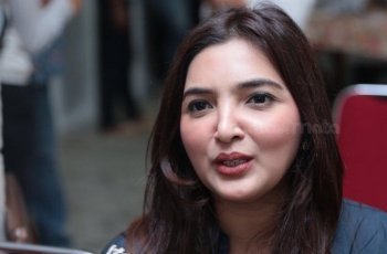 Rayakan Ultah Asisten, Ashanty Tampil Sederhana Berdaster