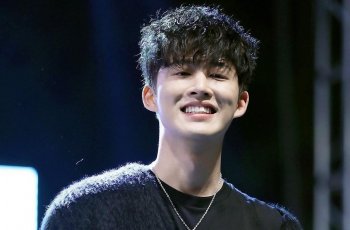 Hebat, 4 Idol K-Pop Ini Ciptakan Lagu Hits untuk Grup Lain