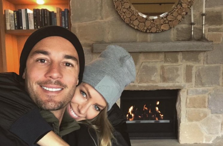 Jennifer Hawkins dan Jake Wall. (Instagram/@jenhawkins_)