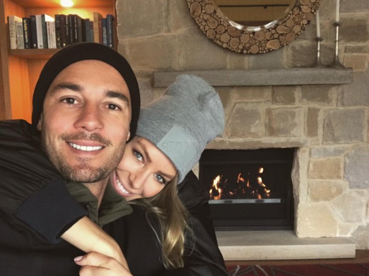 Jennifer Hawkins dan Jake Wall. (Instagram/@jenhawkins_)