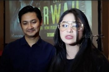 Mata Berkaca-kaca, Dewi Perssik Ungkap Kondisi Terkini sang Ayah