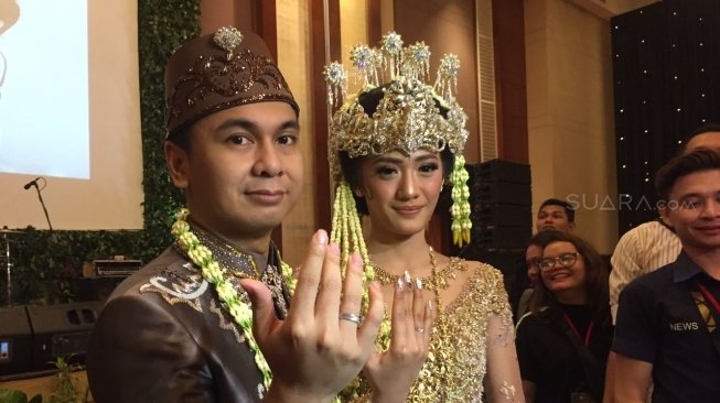 Raditya Dika dan Anissa Aziza (Suara.com/Sumarni)