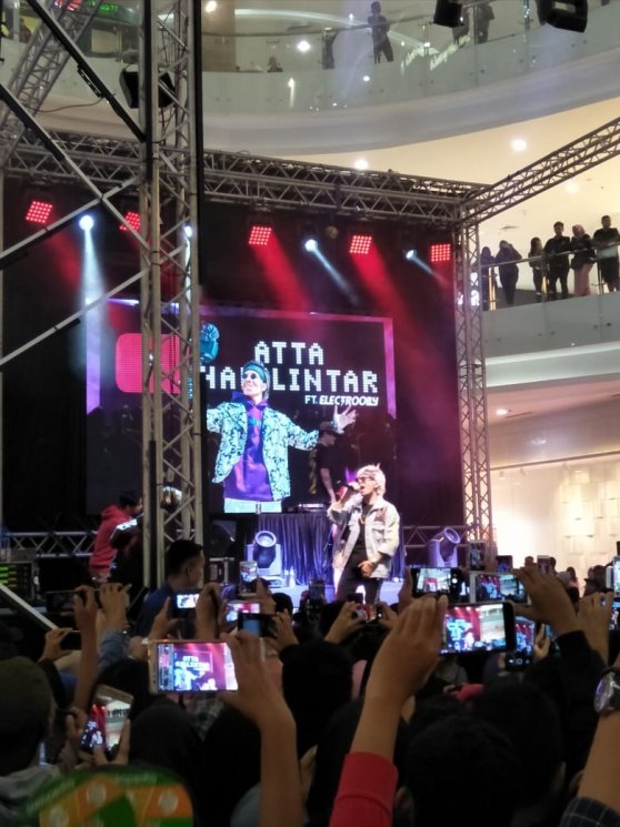 Atta Halilintar dalam acara YouTube FanFest 2018 di Yogyakarta. (Matamata.com/Uni Irmagani)