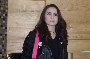 Diam - diam Gelar Acara Tiga Bulanan, Momo Eks Geisha Hamil?