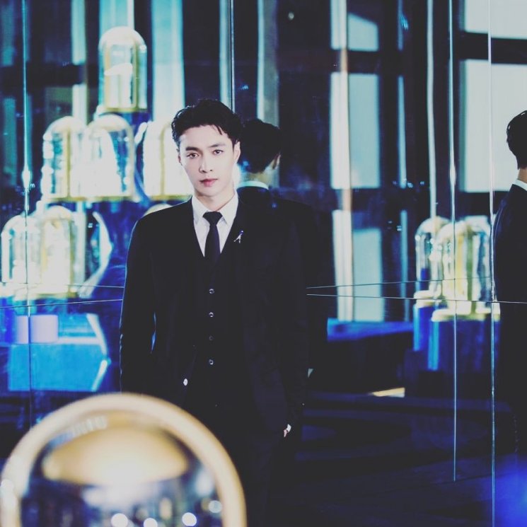 Lay EXO Comeback (Instagram/@zyxzjs)