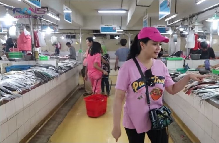 Tas BALENCIAGA Nagita Slavina. (Youtube/Rans Entertainment)