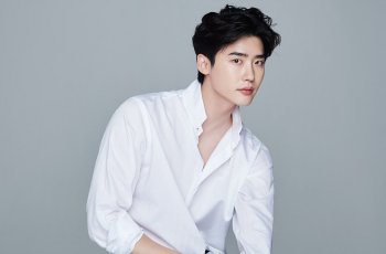 Foto Lee Jong Suk Dempet Kim Woo Bin Bikin Publik Menjerit: Suami Pada Akur