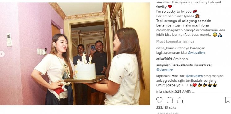 Via Vallen ulang tahun di kamar mewah (Instagram/@viavallen)
