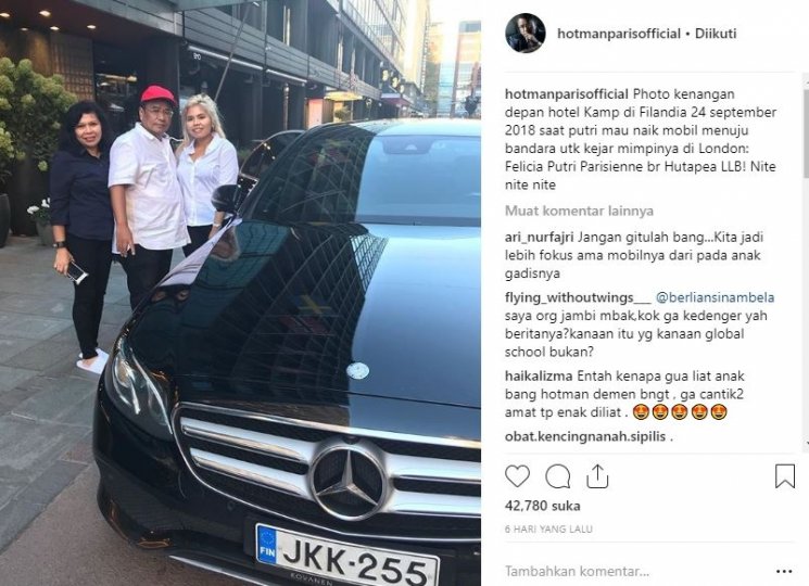Hotman Paris dan keluarganya. (Instagram/@hotmanparisofficial)