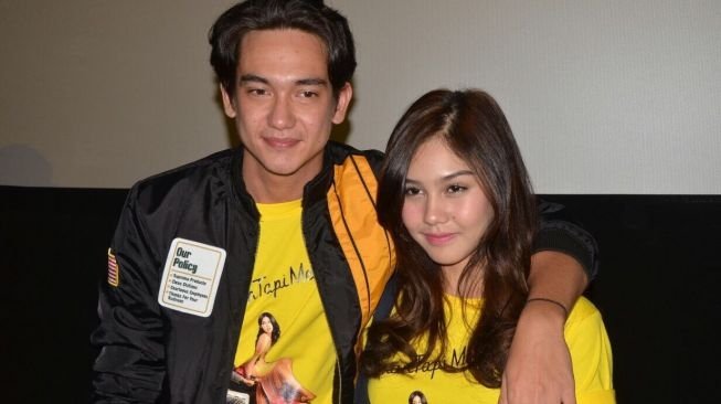 Adipati Dolken dan Vanesha Prescilla. (Suara.com/Wahyu Tri Laksono)