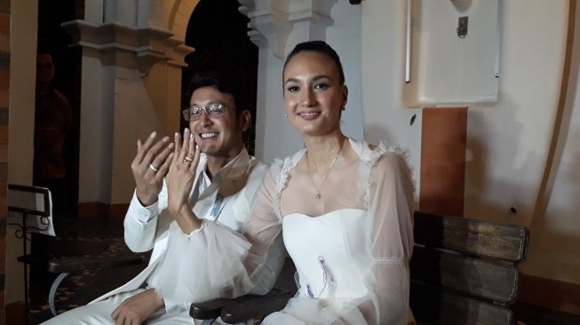 Nadine Chandrawinata dan Dimas Anggara (Suara.com/@Ismail)