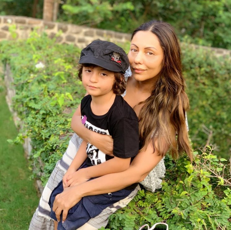Gauri Khan dan AbRam Khan (Instagram/@gaurikhan)