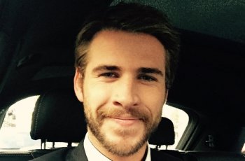 Kepergok Ciuman, 4 Kemesraan Liam Hemsworth dan Model Gabriella Brooks
