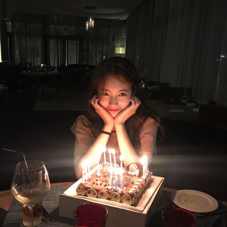Ulang tahun Bae Suzy (Instagram/@skuukzky)