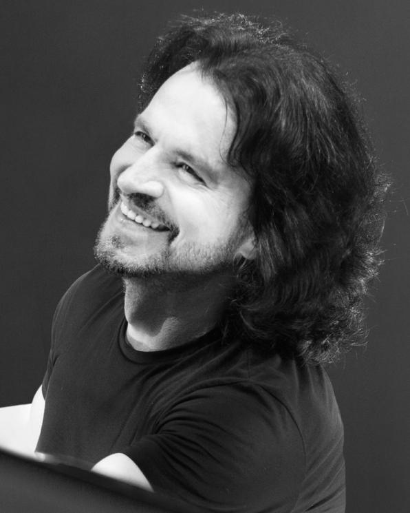 Yanni. (Facebook)