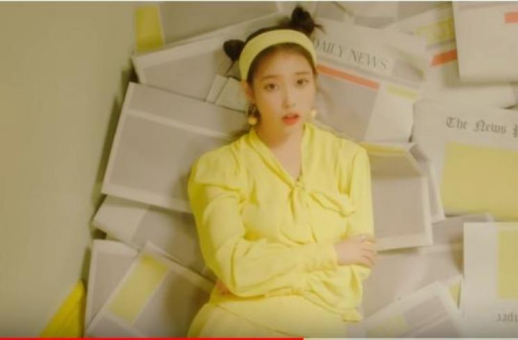 Single baru IU (Youtube)