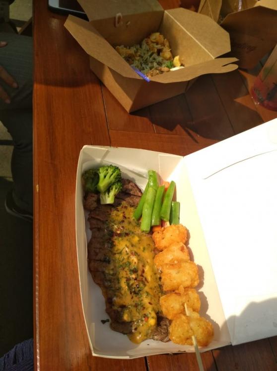 Double U Steak di Taman Pendopo Ambarrukmo. (Matamata.com/Uni Irmagani)