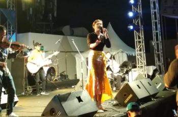 Sesaat Abadi Bersama Monita Tahalea di Land of Leisures 2018
