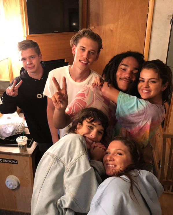 Selena Gomez dan teman-temannya. (Instagram/@selenagomez)