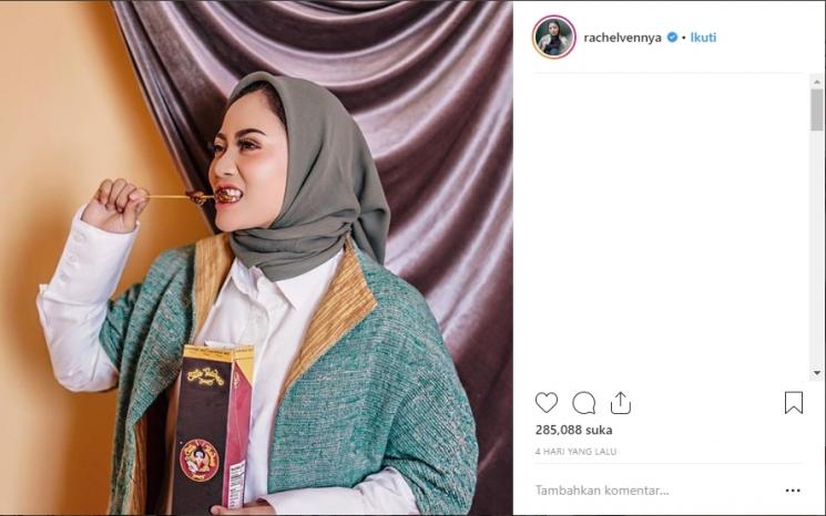 Rachel Vennya berhijab. (Instagram/@rachelvennya)