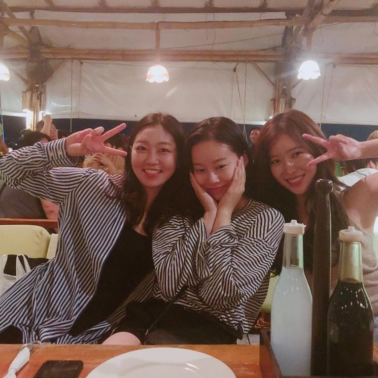Park Yoo Na, Jung Seung Hye dan Im Soo Hyang di Filipina (Instagram/@youna_1997)