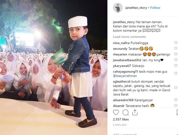 Jan Ethes saat mengikuti apel hari santri nusantara. (Instagram/@janethes_story)