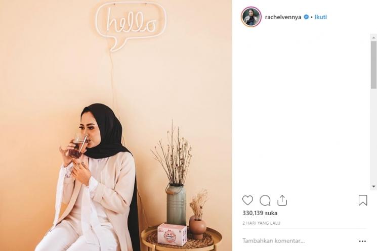 Rachel Vennya berhijab. (Instagram/@rachelvennya)