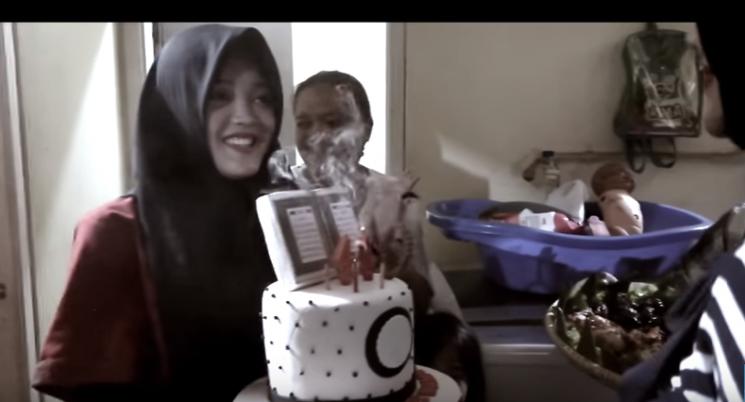 Pesta Kejutan Ultah Lina (Youtube)