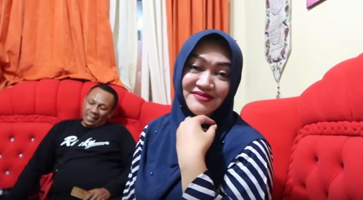 Pesta Kejutan Ultah Lina (Youtube)