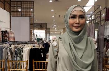 5 Artis Berhijab Ini Menikahi Pria 10 Tahun Lebih Tua