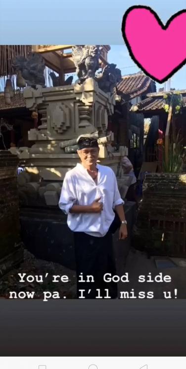 Ayah Arumi Bachsin meninggal dunia (Instagram/@arumi_arumi_94)