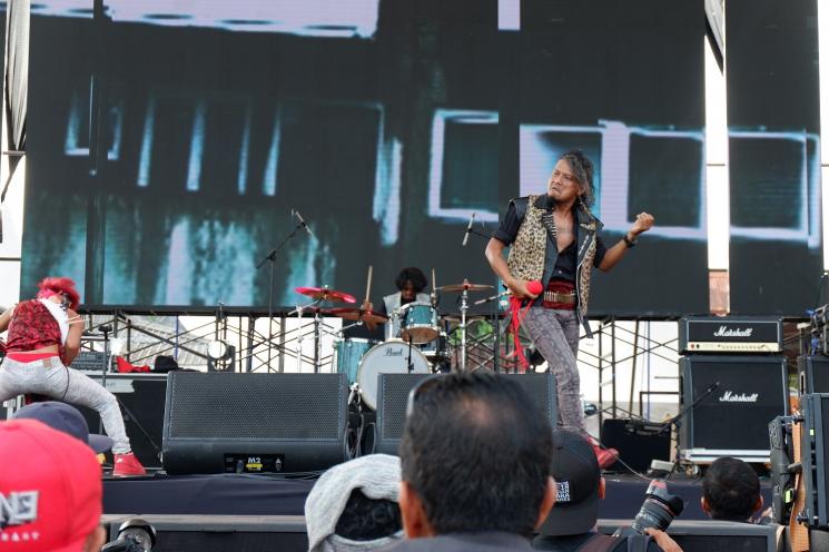 Penampilan band Sangkakala di panggung JogjaROCKarta, Stadion Kridosono, Yogyakarta, Sabtu (27/10/2018). (Matamata.com/Uni Irmagani)